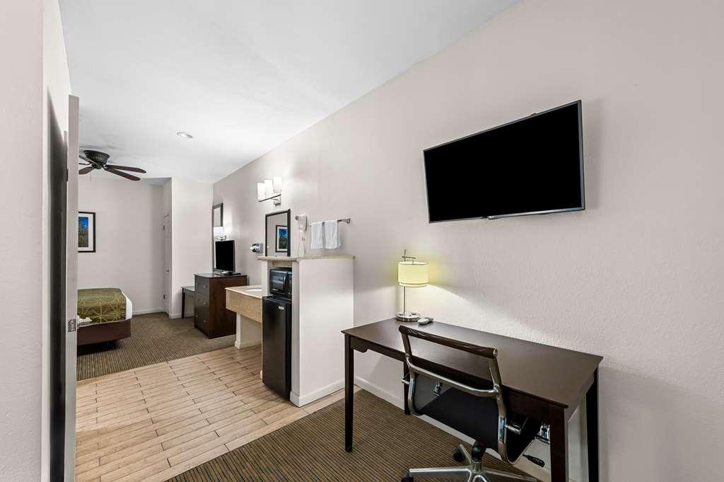 Best Western Delhi Inn Quarto foto